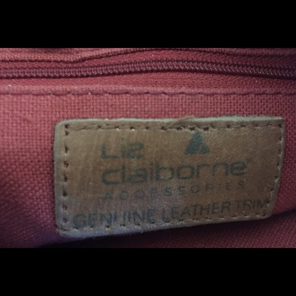 SALE‼️ LIZ CLAIBORNE Red Crossbody Handbag! Cute! - Picture 10 of 14